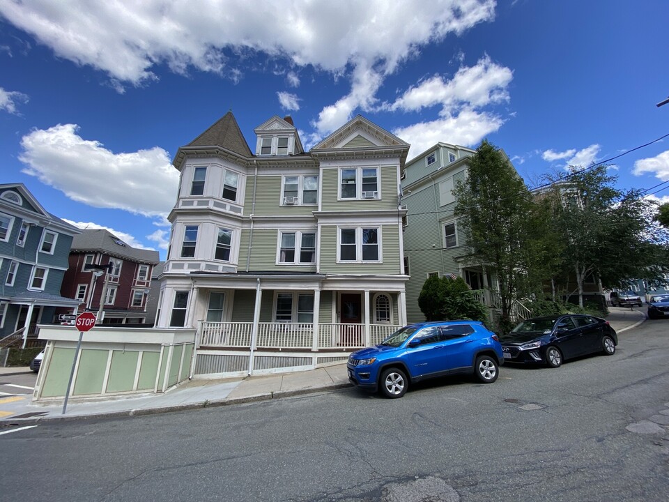 140 Calumet St, Unit 1 in Boston, MA - Foto de edificio