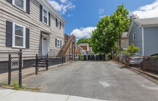 205 Ives St, Unit 2 in Providence, RI - Foto de edificio - Building Photo