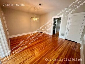 2630 Alhambra Ct in St. Louis, MO - Building Photo - Building Photo