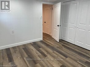 255 E 34th St in Hamilton, ON - Building Photo - Building Photo