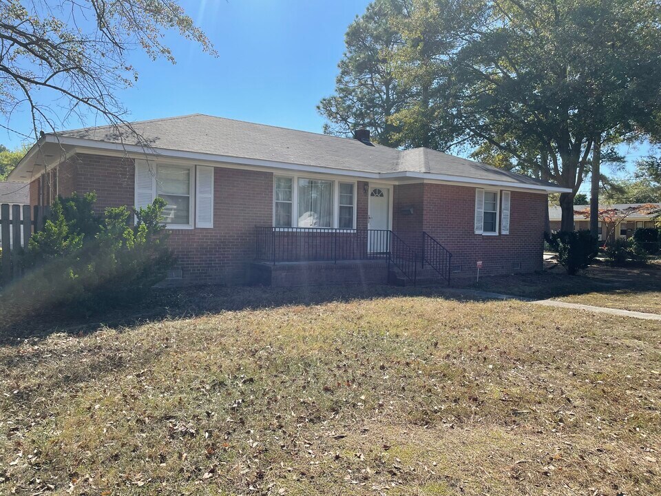703 W 21st St in Lumberton, NC - Building Photo