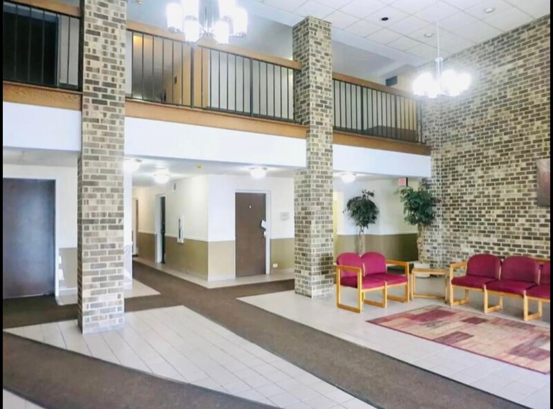 1463 Mercury Dr in Schaumburg, IL - Building Photo
