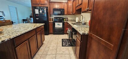 1823 SE 15th St in Cape Coral, FL - Building Photo - Building Photo