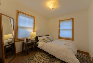 5040 Cedar Ave S in Minneapolis, MN - Building Photo - Building Photo