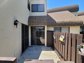 1170 Lake McGregor Dr in Ft. Myers, FL - Foto de edificio - Building Photo
