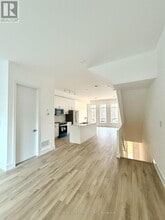 23 Chestnut Ct in Aurora, ON - Building Photo - Building Photo