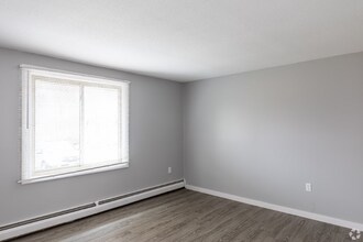 110 Jobs Hill Rd in Ellington, CT - Building Photo - Building Photo