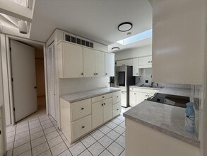 575 Belvedere Dr in Hot Springs, AR - Foto de edificio - Building Photo