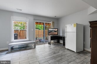 8265 Glade Bank Dr in Manassas, VA - Building Photo - Building Photo