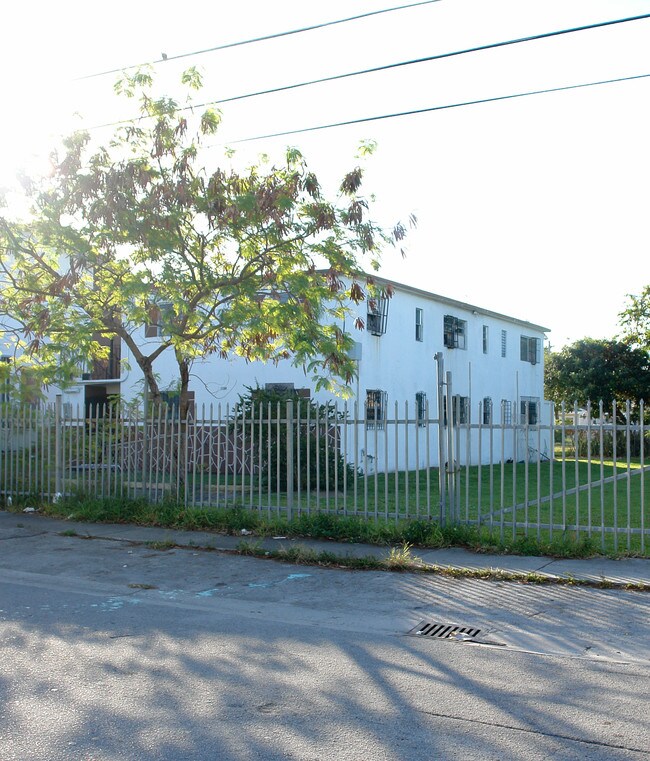 1236 NW 60th St in Miami, FL - Building Photo - Building Photo