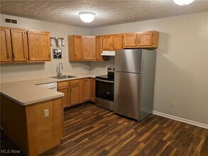 1825 5th St in Cuyahoga Falls, OH - Building Photo - Building Photo