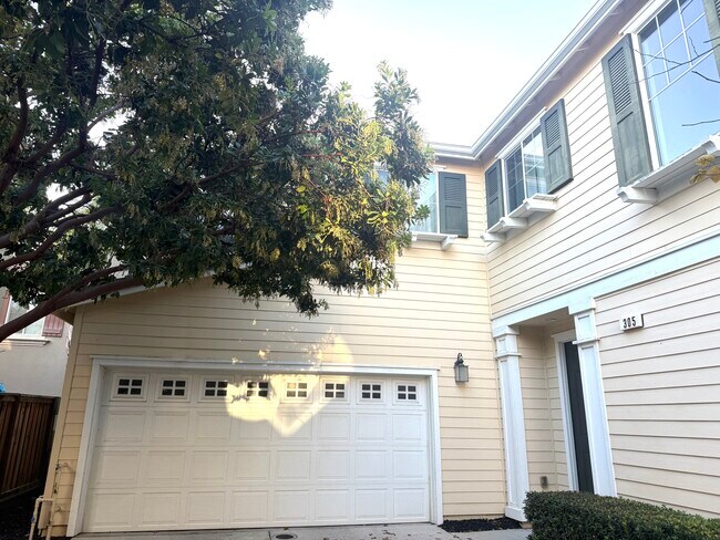 305 MacArthur Way in Brentwood, CA - Building Photo - Building Photo