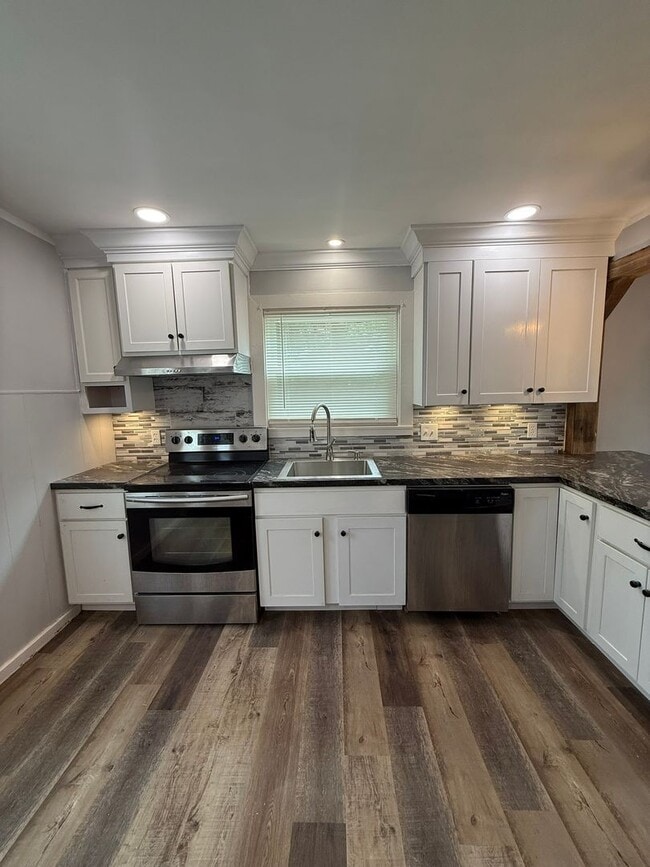 1347 E Caracas Ave in Hershey, PA - Building Photo - Building Photo