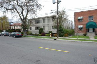 Sunset House Apartments in Spokane, WA - Building Photo - Building Photo