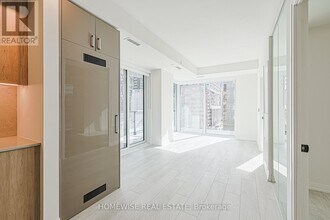 280 Dundas St W in Toronto, ON - Building Photo - Building Photo