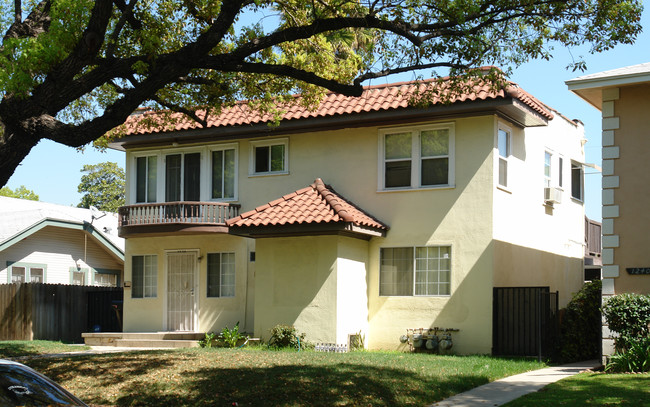 1234 S Orange St in Glendale, CA - Foto de edificio - Building Photo