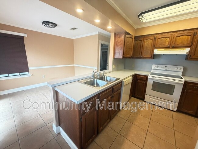 property at 5140 W Hunters Chapel Ct