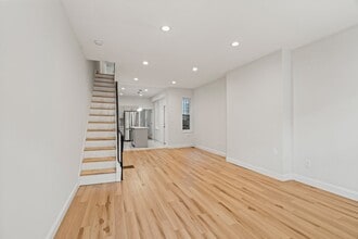 1630 Edgley St in Philadelphia, PA - Foto de edificio - Building Photo