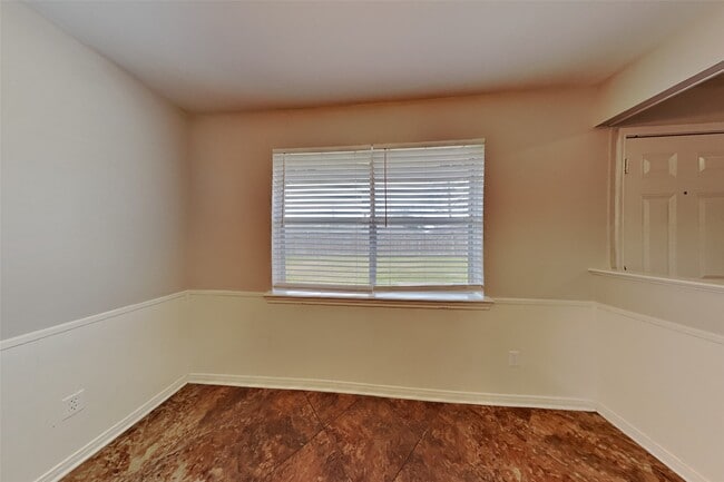 property at 2315 Shadbury Ct