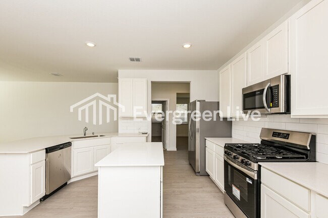 1220 Dragon Wy in Azle, TX - Building Photo - Building Photo