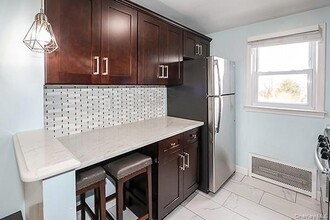 926 2nd Ave, Unit 2nd Floor in Franklin Square, NY - Building Photo - Building Photo