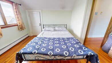 15 Stanley Ave, Unit 3 in Medford, MA - Foto de edificio - Building Photo