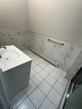 13 E Marie St in Hicksville, NY - Building Photo - Building Photo