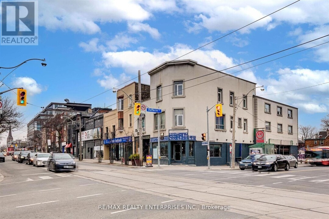 638-638 Dufferin St in Toronto, ON - Building Photo