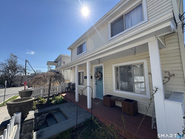 19 Soundview Ave in Norwalk, CT - Building Photo - Building Photo