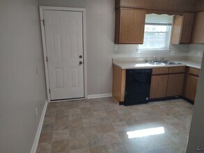 606 Gawin Dr in Warner Robins, GA - Building Photo - Building Photo