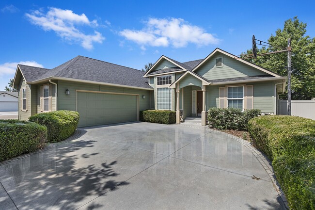 7646 Cypress Ln in Nampa, ID - Building Photo - Building Photo
