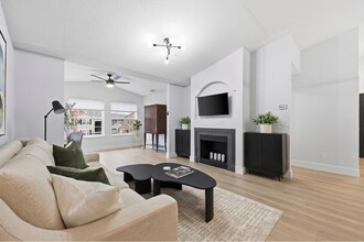 13810 Sutton Park Dr N, Unit 1532 in Jacksonville, FL - Foto de edificio - Building Photo