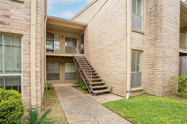 property at 700 Thicket Ln