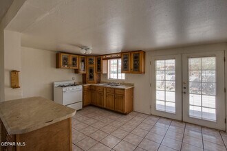 5729 Waldorf Dr in El Paso, TX - Building Photo - Building Photo