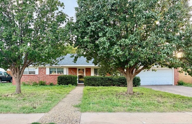 property at 2213 Culver Dr
