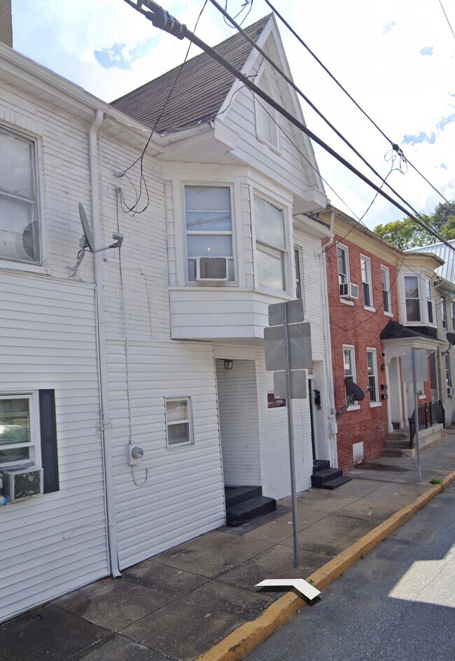 4 Manchester St Rentals in Glen Rock, PA