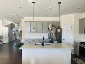 2302 Bethpage Dr, Unit 0402 in Fuquay Varina, NC - Building Photo - Building Photo