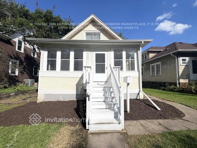 property at 1024 25th Ave SE