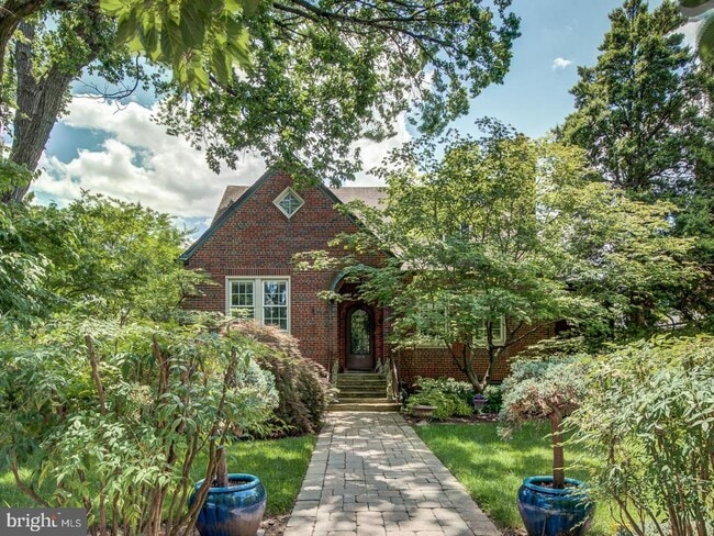 3808 Cathedral Ave NW in Washington, DC - Building Photo - Building Photo