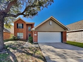 16941 Hampton Glen Ct in Houston, TX - Building Photo