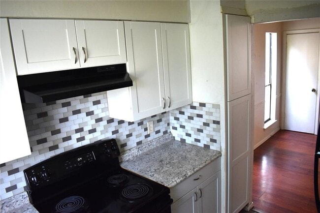 1907 West Loop in Austin, TX - Building Photo - Building Photo