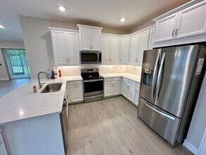 1079 Enbrook Lp in Naples, FL - Building Photo - Building Photo