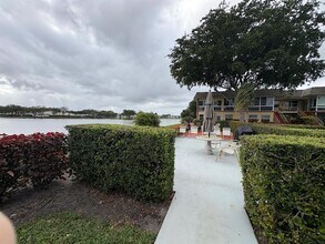 98 Stratford H in West Palm Beach, FL - Building Photo - Building Photo