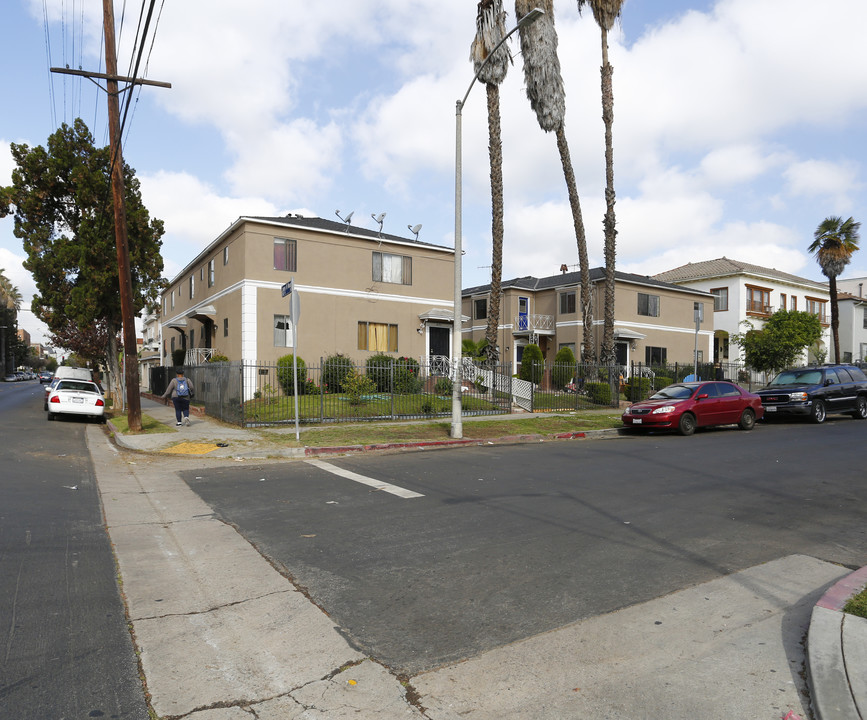 855 S Mariposa Ave in Los Angeles, CA - Building Photo