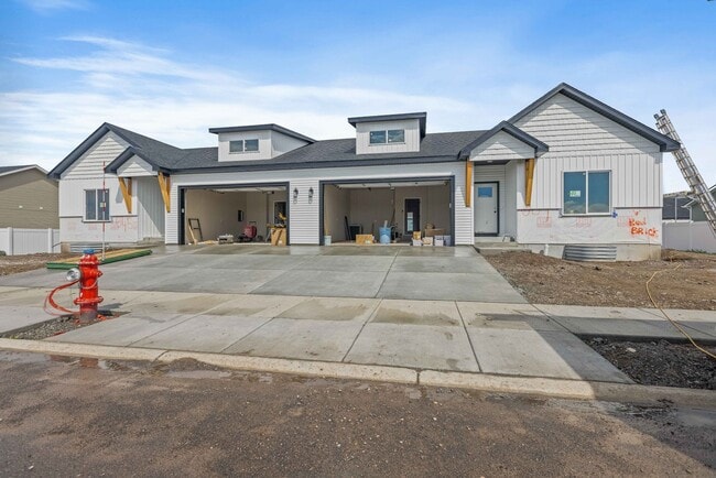 property at 645 Idaho Ave