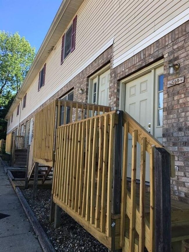 property at 514 W Northlane Dr