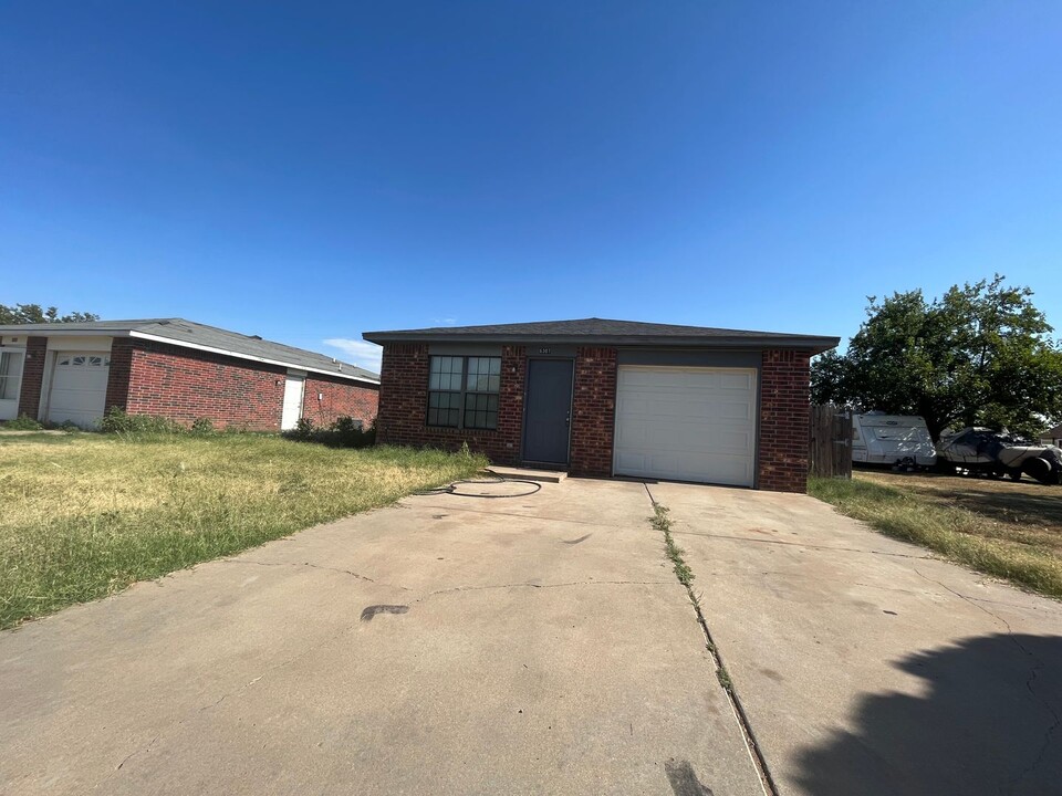 6307 24th St in Lubbock, TX - Building Photo