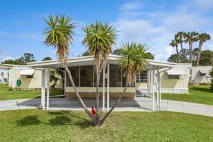 77 Wildwood Ln in Eustis, FL - Building Photo