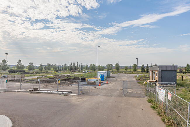 Savida Townhomes in Edmonton, AB - Building Photo - Building Photo