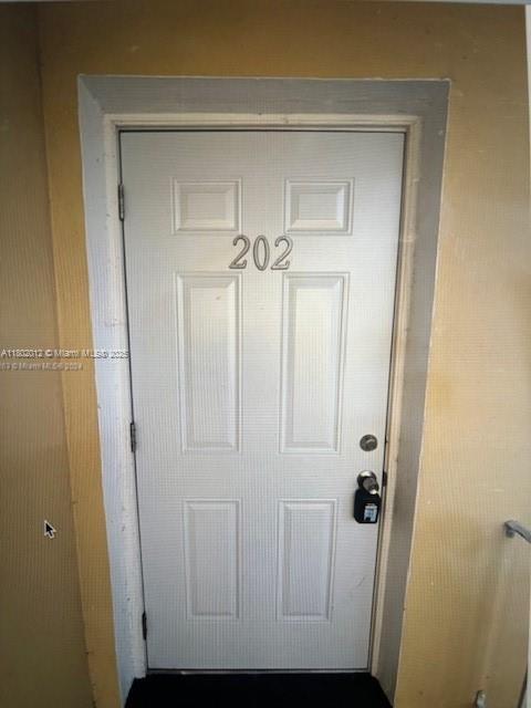 7360 SW 82nd St in Miami, FL - Foto de edificio